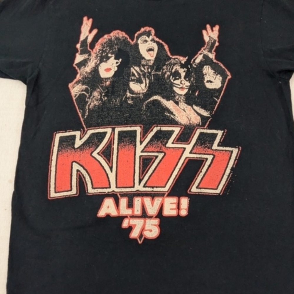 KISS Alive! '75 Bootleg Bold Graphics Size Small